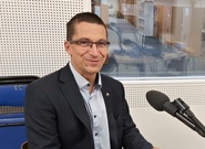 S politologem a děkanem Stanislavem