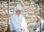 Na společnou cestu papamobilem i na upřímný Benediktův zájem o okolí vzpomíná biskup Cikrle 