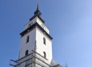 Opravili největší prosvětlený ciferník ve střední Evropě